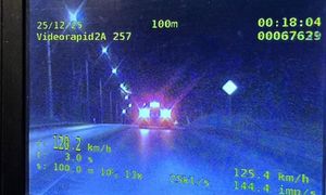 Ograniczenie do 50 km/h. Policja pokazała rejestrator. Tyle pędziło audi