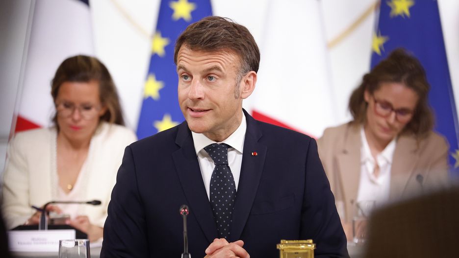 French President Macron meets with sectors hit by US tariffs
epa12007722 French President Emmanuel Macron (C) speaks during a meeting with representatives of the sectors affected by US tariffs at the Elysee Palace in Paris, France, 03 April 2025, after US President Trump announced on 02 April a taxation of 20 percent tariffs to Europe.  EPA/MOHAMMED BADRA / POOL 
Dostawca: PAP/EPA.
MOHAMMED BADRA / POOL
france, tariffs