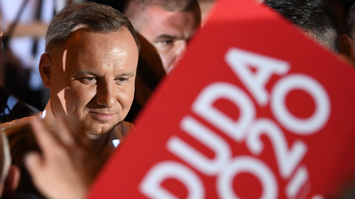 - My nie przyjmujemy żadnych ustaw z innych krajów i żadne inne ustawy nie wchodzą do naszego systemu prawnego - deklaruje Andrzej Duda.