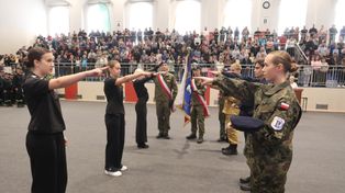 Wałbrzych: Zaprzysiężenie uczniów klas pierwszych w IV LO