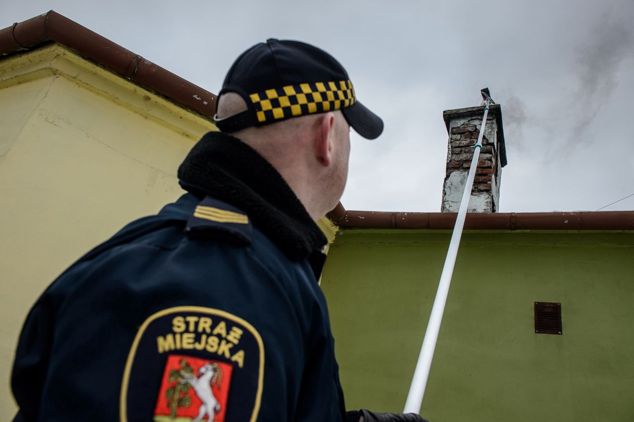 Straż miejska grozi karą za "kopciucha"? Powołaj się na casus kościoła w Rybniku