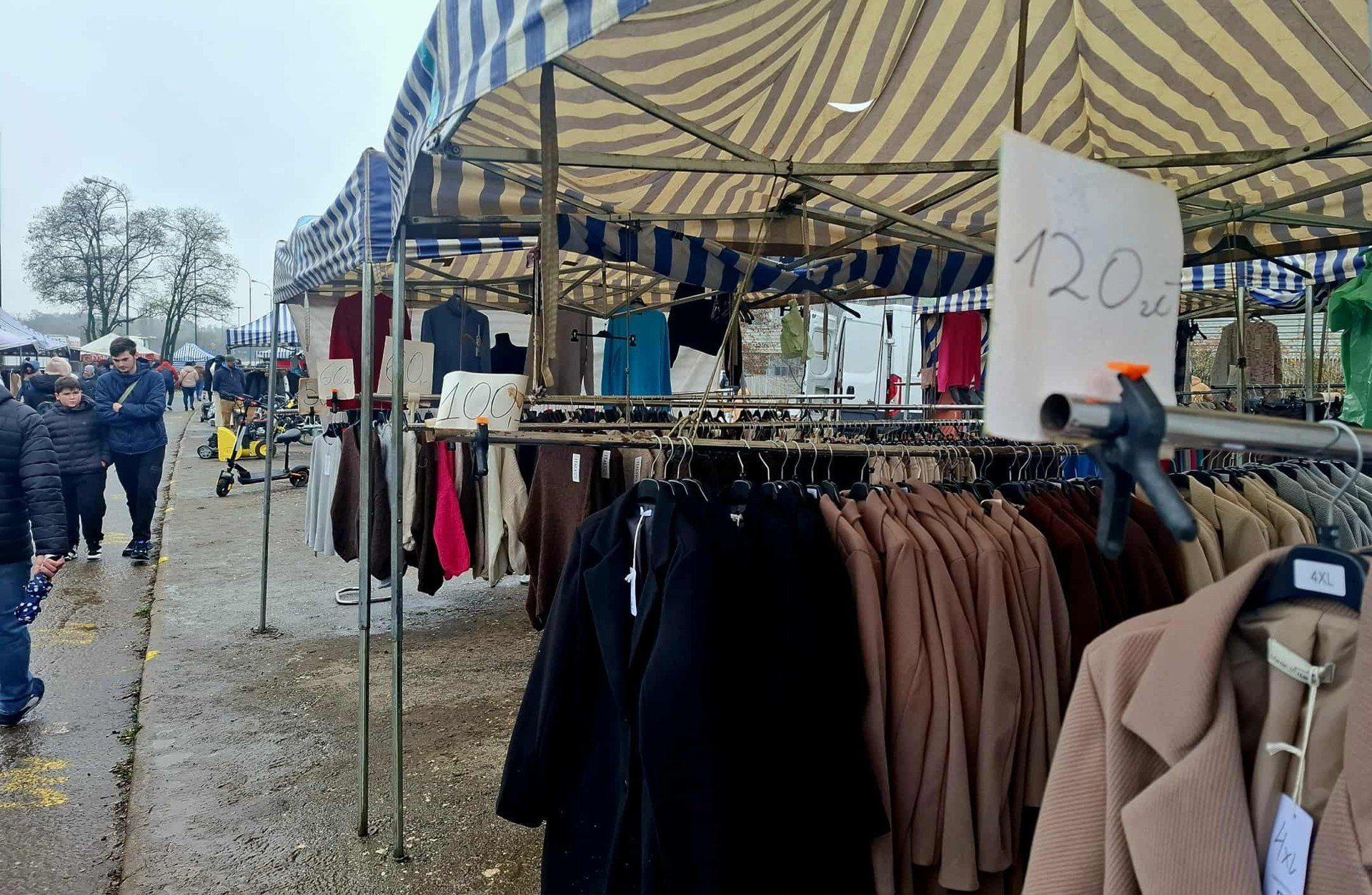 Oto, co można kupić na autogiełdzie przy ul. Puszkina