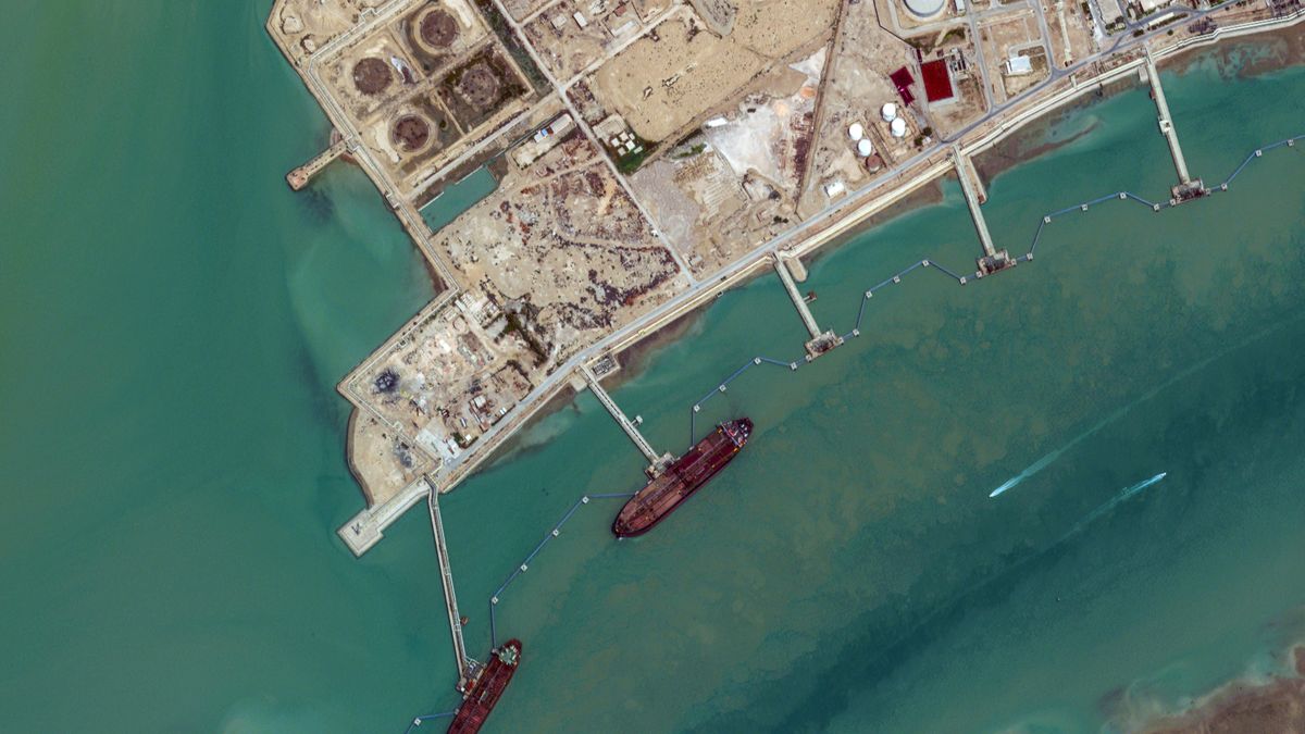 MAHSHAHR OIL TERMINAL, IRAN -- AUGUST 18, 2023:  Maxar overview satellite imagery of the Fortune Galaxy Mahshahr Oil Terminal in Iran.  Please use: Satellite image (c) 2024 Maxar Technologies.