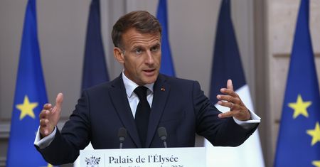 Macron ostrzega ws. Rosji. Mówił o momencie "czujności"