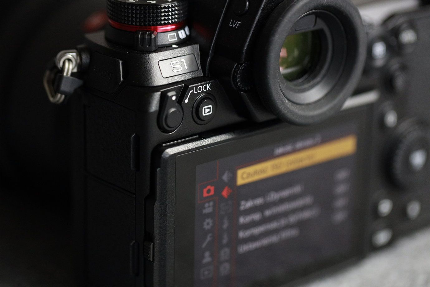 Panasonic Lumix S1: Płatna aktualizacja doda 10-bitowe filmy 4:2:2 i V-Log już w lipcu 1