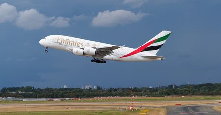 Emirates z rekordowym zyskiem. Będą ogromne premie