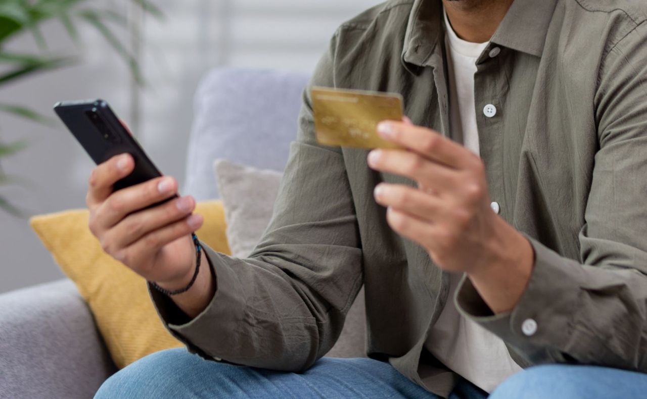 Przeciszów: 35-letnia mieszkanka padła ofiarą oszustwa na "pracownika banku". Straciła dużą kwotę pieniędzy