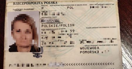 Nie miała swojego dokumentu - przerobiła paszport babci, by odwiedzić ukochanego w areszcie