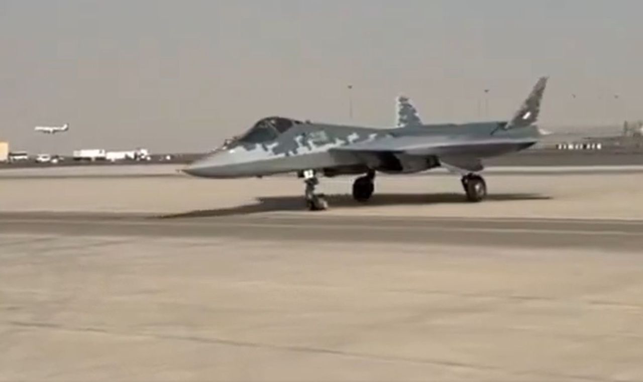 Rosjanie szukają klienta na myśliwce. Postawili na egzotyczny kierunek