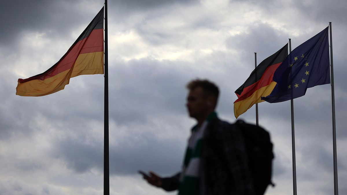 Germany Economy as Borrowing Plan Risks Re-Dividing European Union
European Union, right, and German national flags outside the Reichstag building in the government district in Berlin, Germany, on Tuesday, Oct. 4, 2022. EU countries are worried that Germany's 200 billion borrowing plan will reopen economic divisions the bloc had managed to bridge during the Covid crisis. Photographer: Krisztian Bocsi/Bloomberg via Getty Images
Bloomberg
german, best photo, monument and heritage sites, macro economics, eco, landmarks, european, best photos, culture, emea, business news, euro members, e.u., eu, inflation