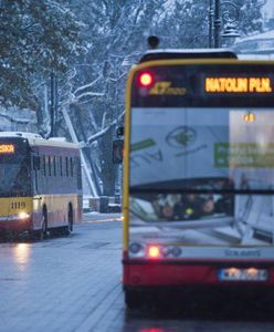 Warszawa. Powrót dzieci do szkół. Od poniedziałku zmiany w komunikacji miejskiej