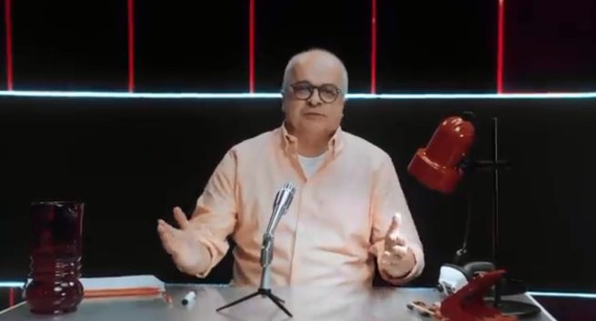 Tomasz Zimoch promuje w social mediach system rekomendacji Netflixa