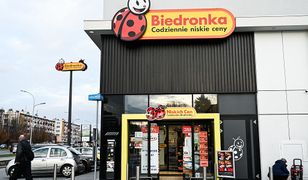 Prawie 10 tys. zł za pracę w sklepie. Nawet tyle za pracę w Biedronce