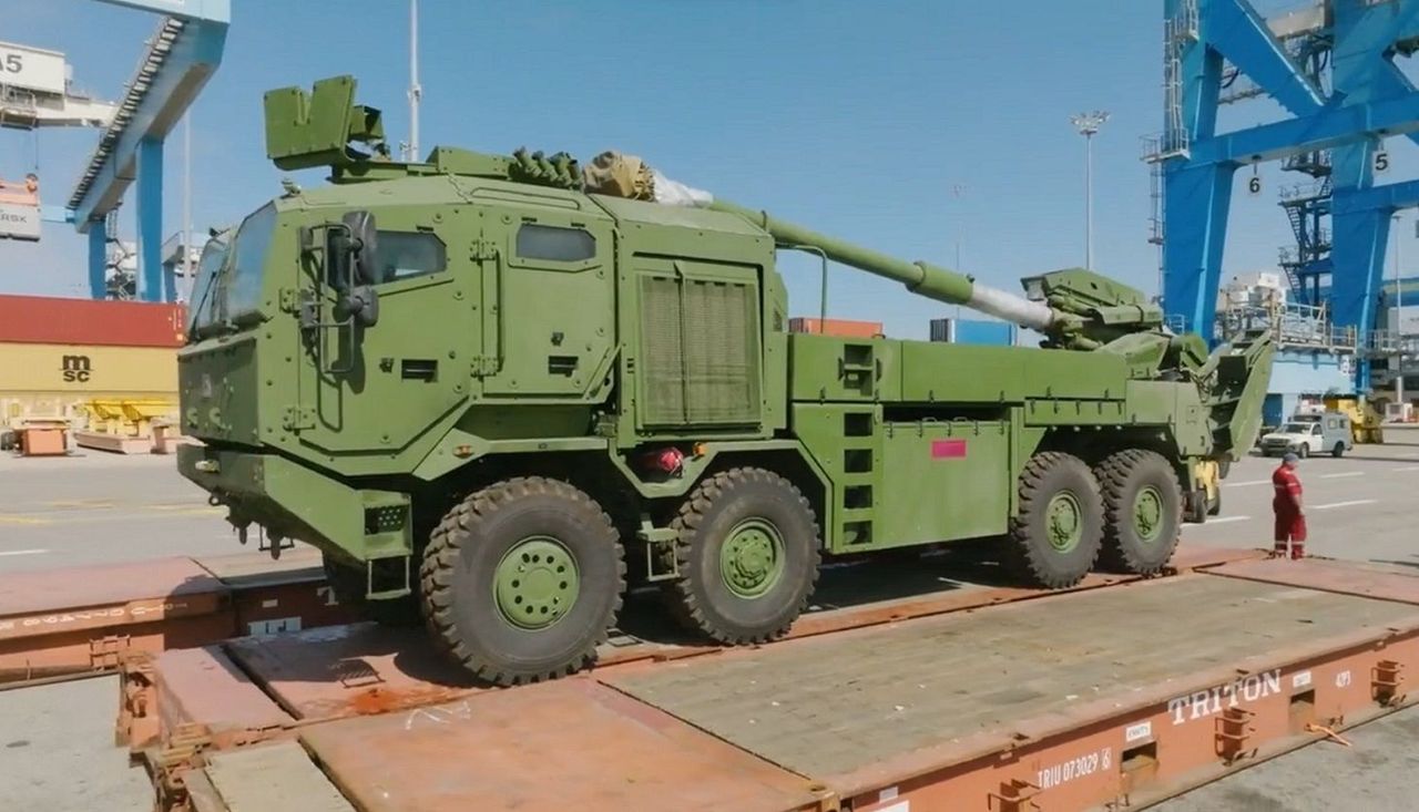 The self-propelled howitzer ATMOS delivered to Denmark