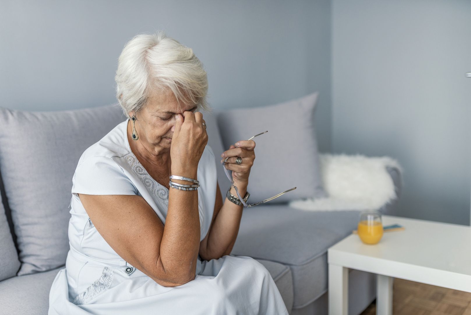 Niedzielny zakaz handlu uderza w seniorów. Ekonomista podał prosty powód