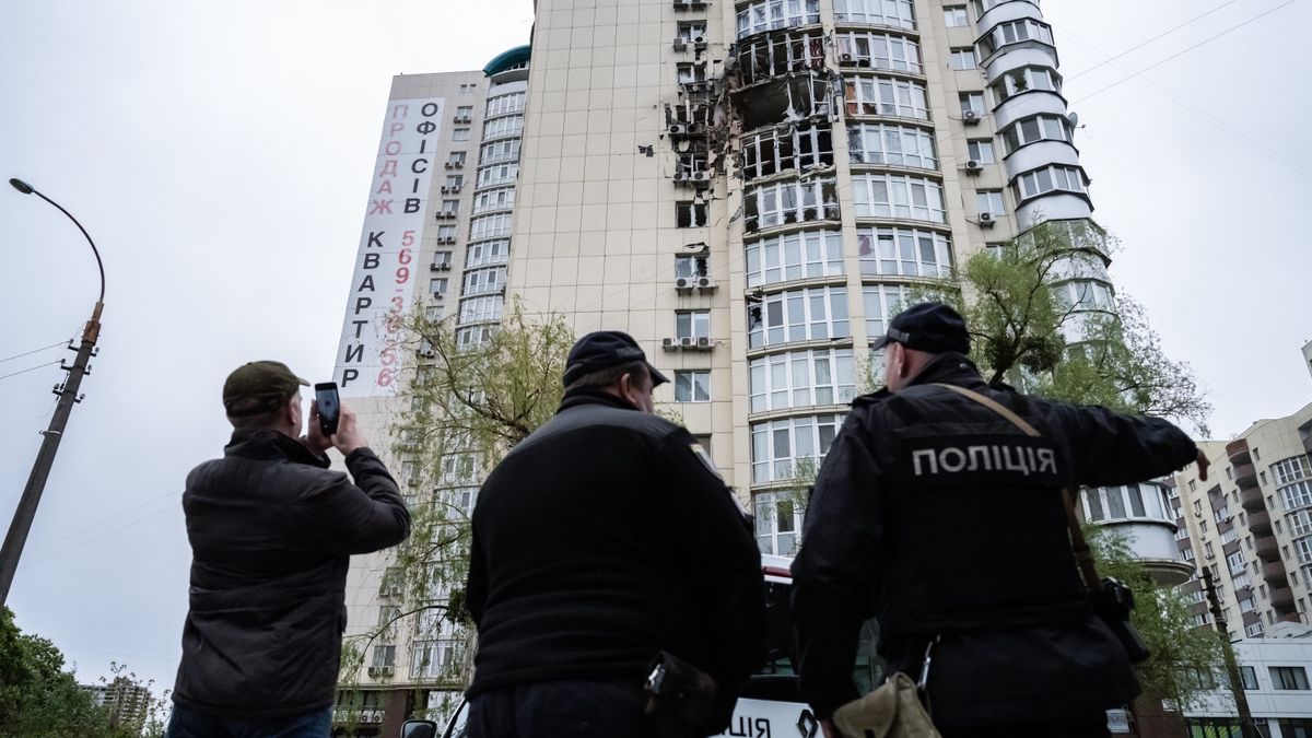 Zniszczenia w wyniku ataku drona w Kijowie, 8 maja 2023 roku