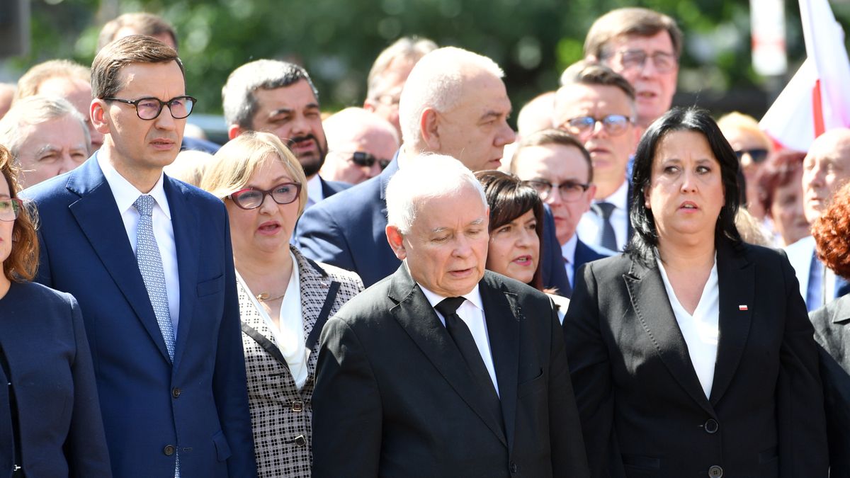 TARNOW, POLAND - 2021/06/18: Prime Minister of the Polish Government Mateusz Morawiecki (L), PiS party president Jaroslaw Kaczynski (C) and PiS party spokeswoman Anita Czerwinska (R) seen during a ceremony of unveiling of the Lech Kaczynski monument in Tarnow. President of Poland, Lech Kaczynski, died in the crash of the government plane TU 154M on April 10, 2010 over Smolensk (Russia). (Photo by Alex Bona/SOPA Images/LightRocket via Getty Images)