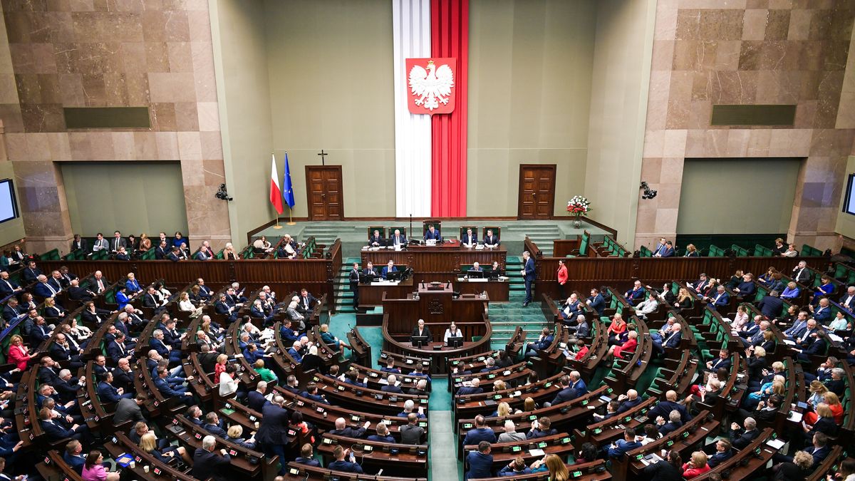 UODO wskazuje, że projekt ustawy o rejestrze pełniących funkcje publiczne jest niezgodny z ochroną danych