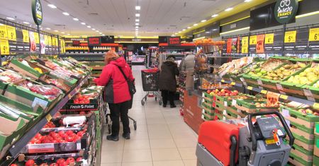 Pracownicy Biedronki mówią, co dzieje się w niedziele. "Mamy obowiązek"