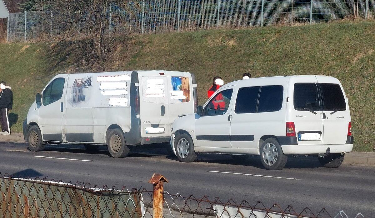 Peugeot uderzył w opla