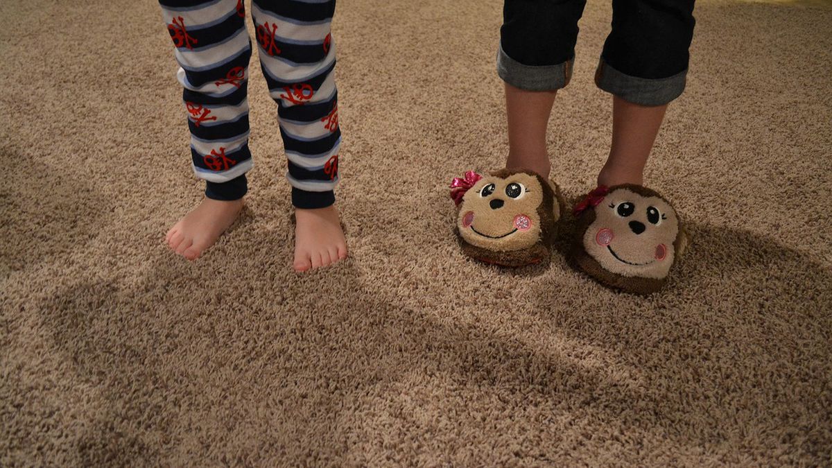 Rodzice zostawili czwórkę dzieci bez opieki i poszli pić do sąsi