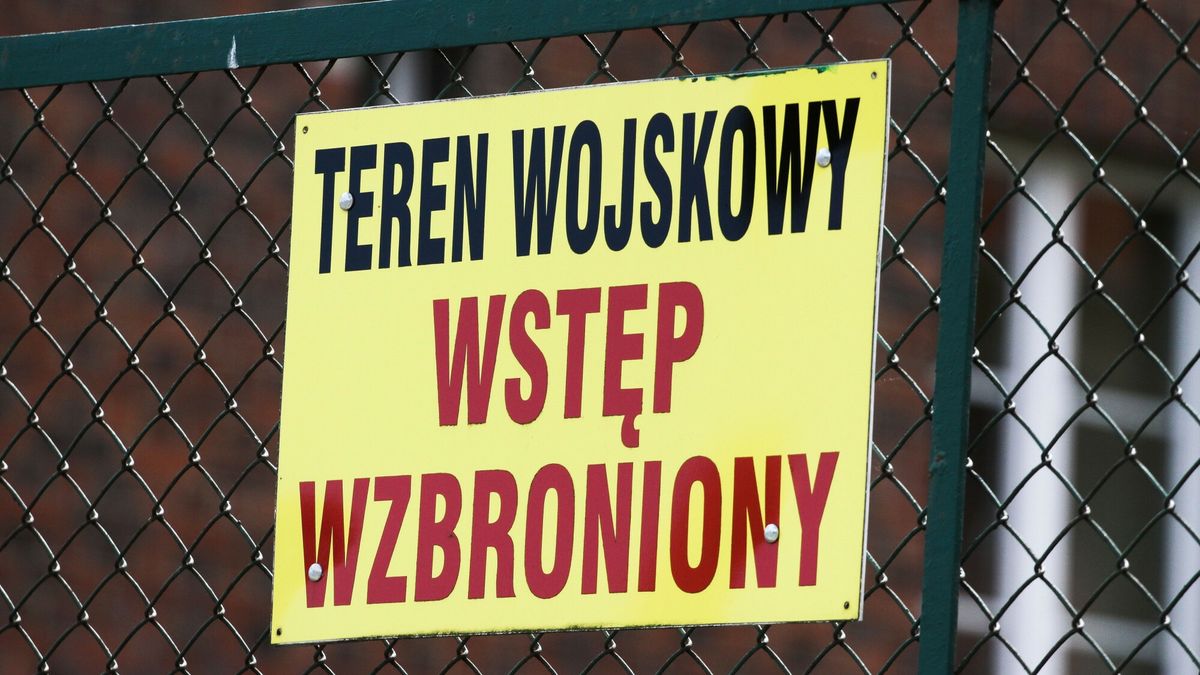 Nie tylko auta z Chin. Wojsko mówi jasno, kto jeszcze ma zakaz wjazdu do jednostek