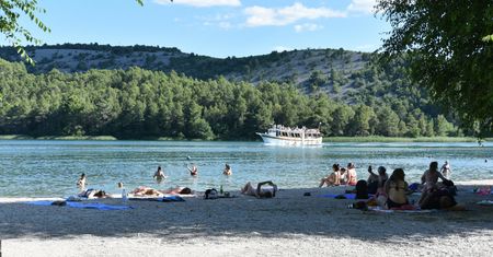 Chorwacka plaża skażona wysoce toksycznym azbestem. Ludzie wciąż tam przychodzą