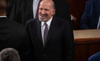 "Dobrowolnie". Lutnick złoży zeznania ws. Epsteina