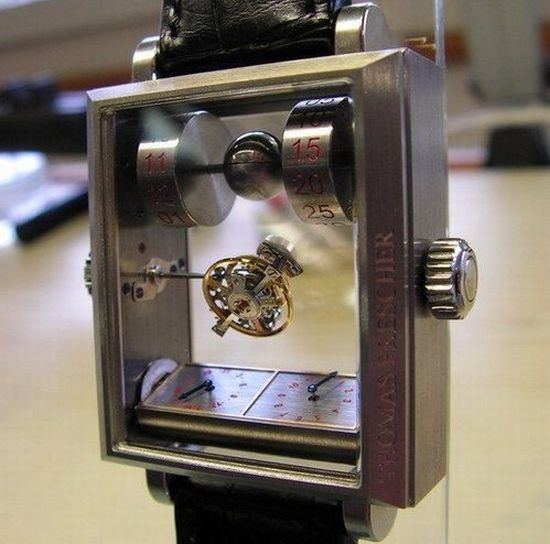 Niesamowity zegarek z mechanizmem tourbillon 1