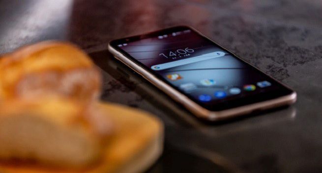 GS280 - nowy smartfon Gigaset za 249 euro (wideo)