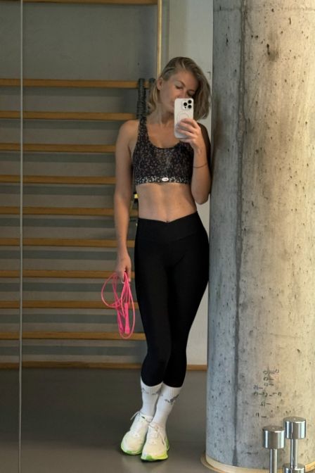 Edyta Pazura na siłowni ze skakanką