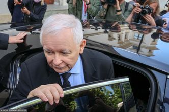 Warszawski radny osobistym kierowcą prezesa PiS. Zarobił ponad 200 tys. zł