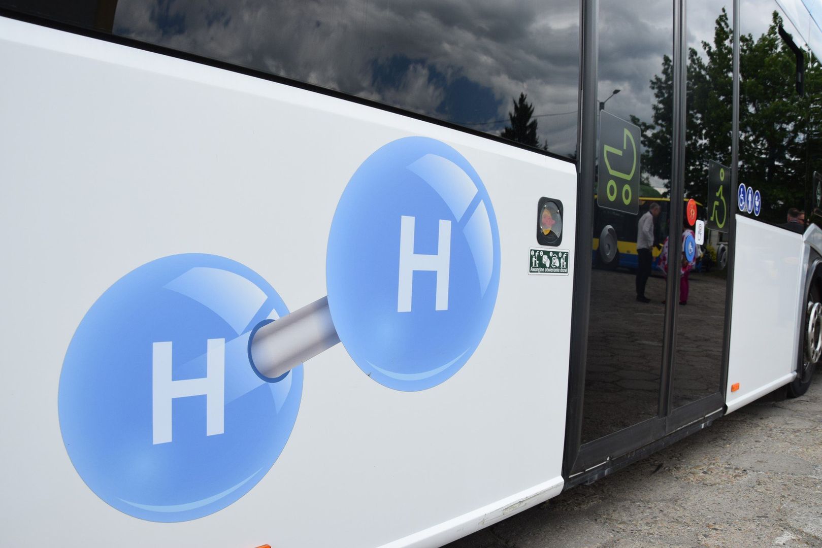 MPK testuje pierwszy autobus wodorowy. Pojazd będzie woził pasażerów na popularnych liniach