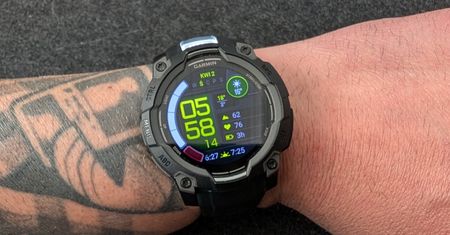Garmin Instinct 3 AMOLED w skrócie. Czy to idealny zegarek dla sportowców?