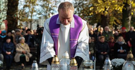 Niemcy zwracają uwagę. Na Wszystkich Świętych Polacy wydają miliony