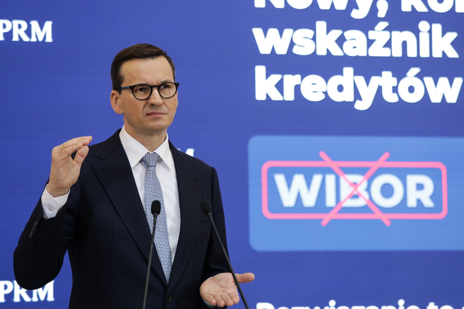 Warszawa 26.04.2022. Konferencja premiera po posiedzeniu rzaduposwiecona tzw. Putinflacji i pomocy dla kredytobiorcow. N/z Mateusz Morawiecki.