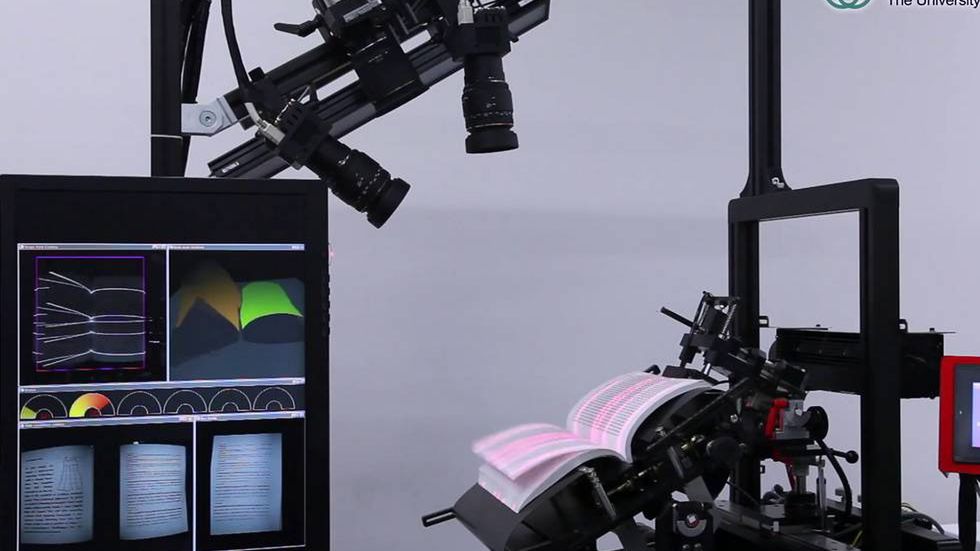 BFS-Auto - ta maszyna potrafi zeskanować całą książkę w minutę. Jak to robi? 1