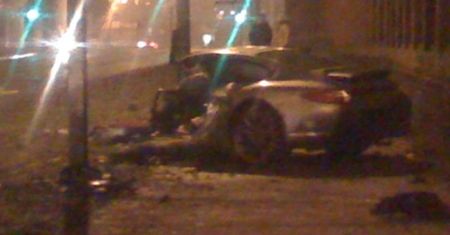 Porsche 911 997 złamane na słupie w Krakowie