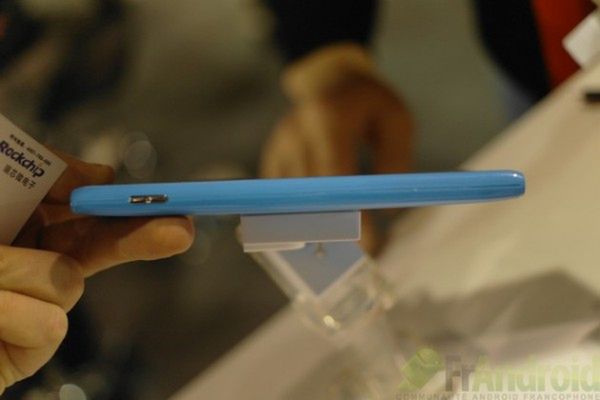 Chiński klon N9/Lumii 800. Nie z MeeGo, nie z WP7, ale z... Androidem! 2