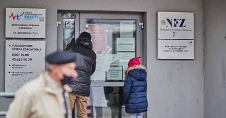 Koronawirus w Polsce. Zmiany w terminach udzielania teleporady. Lekarze krytykują