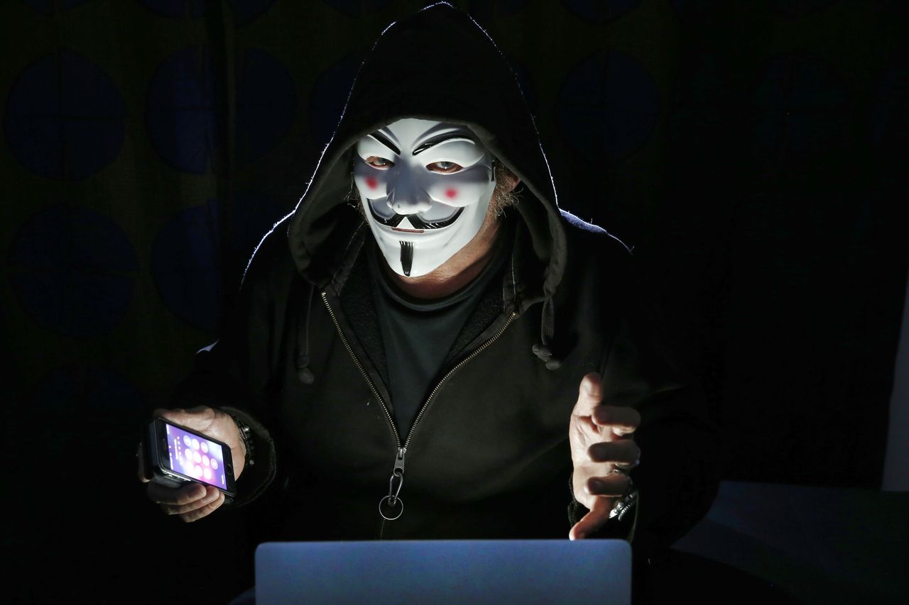 Twitter zawiesił niektóre konta powiązane z Anonymous