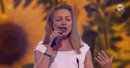 Koncert "Razem z Ukrainą" w TVN. Ukraińska piosenkarka w sukni poplamionej sztuczną krwią