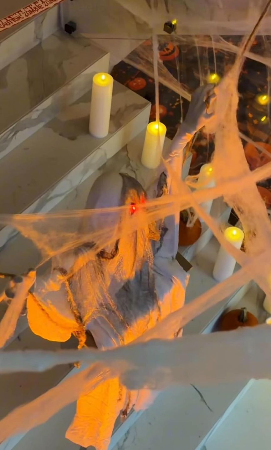 Klaudia Halejcio udekorowała willę na Halloween