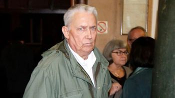 Odszedł w dniu jej imienin. W domu trwało właśnie przyjęcie