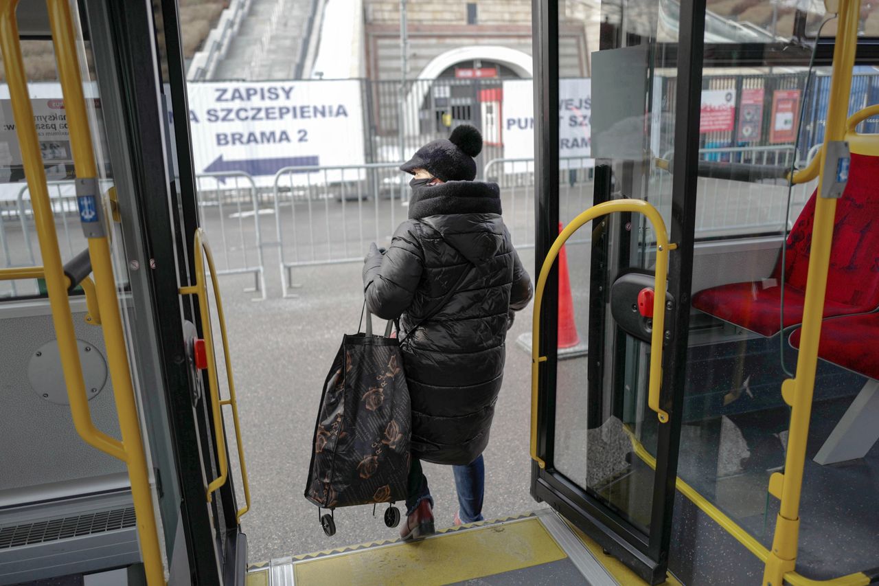 Koronawirus. Prawie 6 tys. zakażeń w Polsce. We Wrocławiu przybyło 82 chorych, 6 osób zmarło