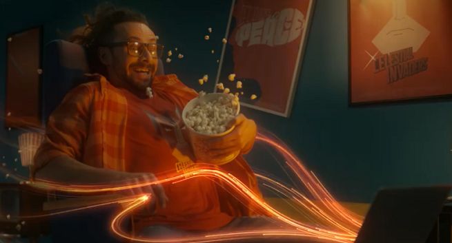 „Nowy wymiar internetu” w kampanii reklamującej Orange Światłowód (wideo)