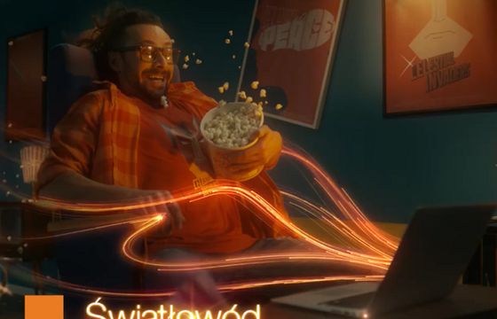 „Nowy wymiar internetu” w kampanii reklamującej Orange Światłowód (wideo)