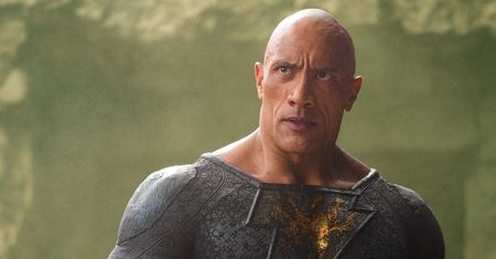 Dwayne Johnson pokazuje moc na nowym zwiastunie Black Adam