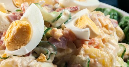 Ani gyros, ani jarzynowa. Teraz sałatka klasztorna bije rekordy popularności