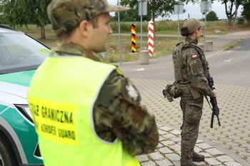Chcieli wjechać do Polski. Zatrzymano ich na granicy. Oto powód